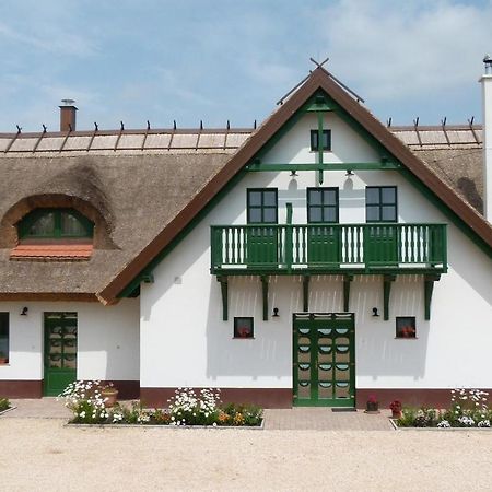 Antal-Tavi Fogado Es Horgaszparadicsom Szentes Eksteriør bilde